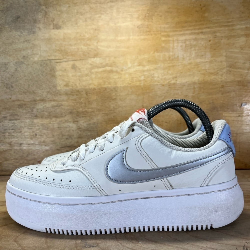 Nike Court Vision Alta Womens Size 9.5 Shoes Sneakers Cream Gray DV2176-001 - Picture 4 of 9